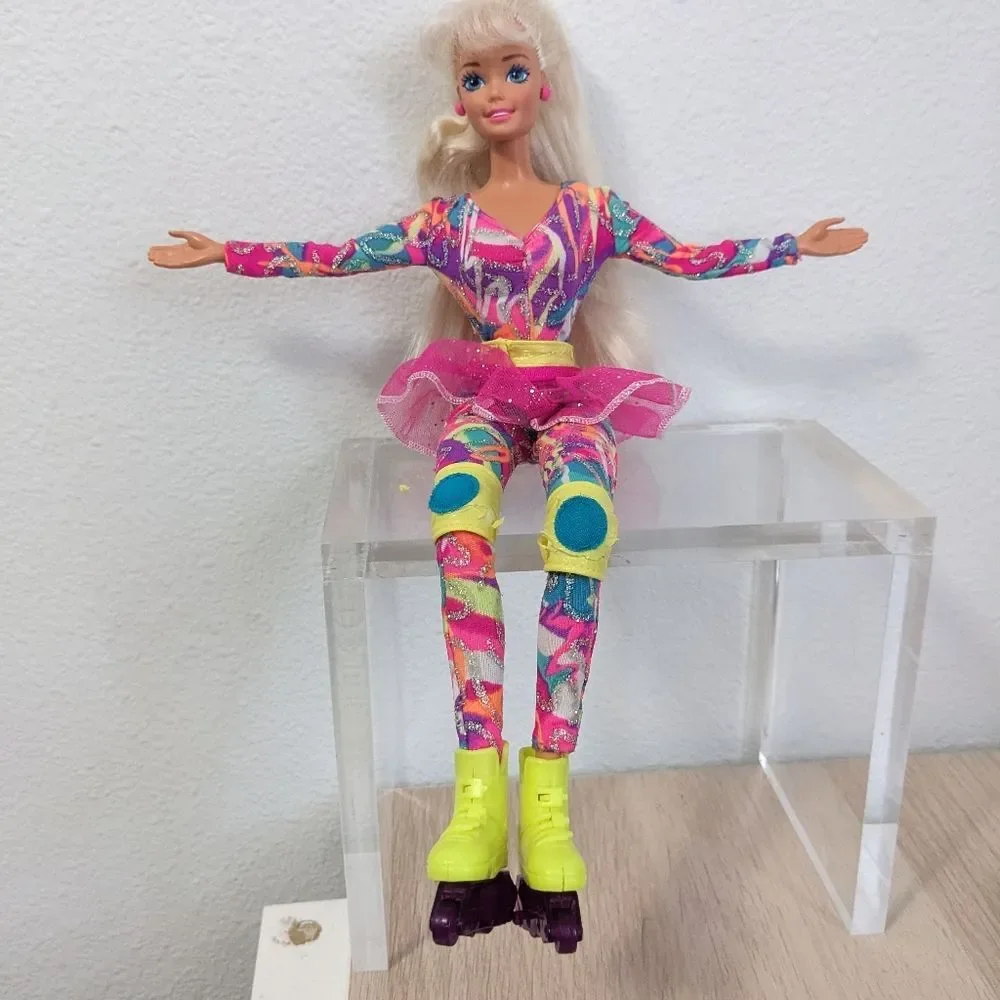 Hot Skatin Barbie Doll Articulated Jointed Blonde Hair Blue Eyes 1993 Mattel